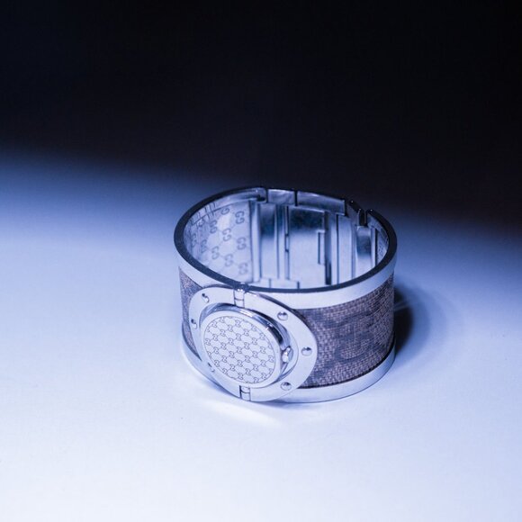 Gucci Monogram Twirl Watch - Picture 4 of 10